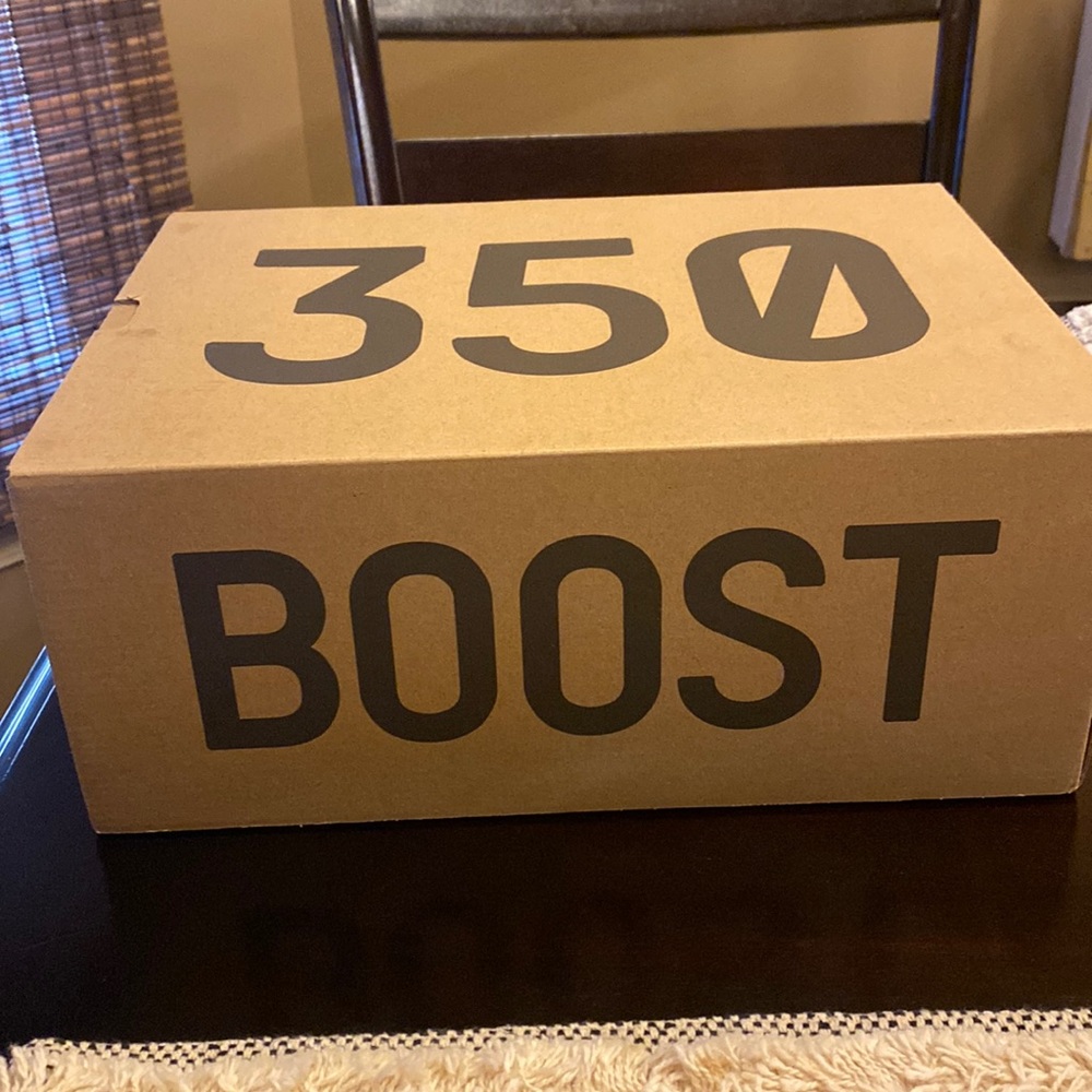 EMPTY YEEZY BOX
